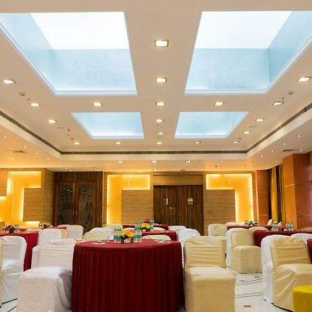 Hotel Gemini Continental, Hazratganj à Lucknow Extérieur photo