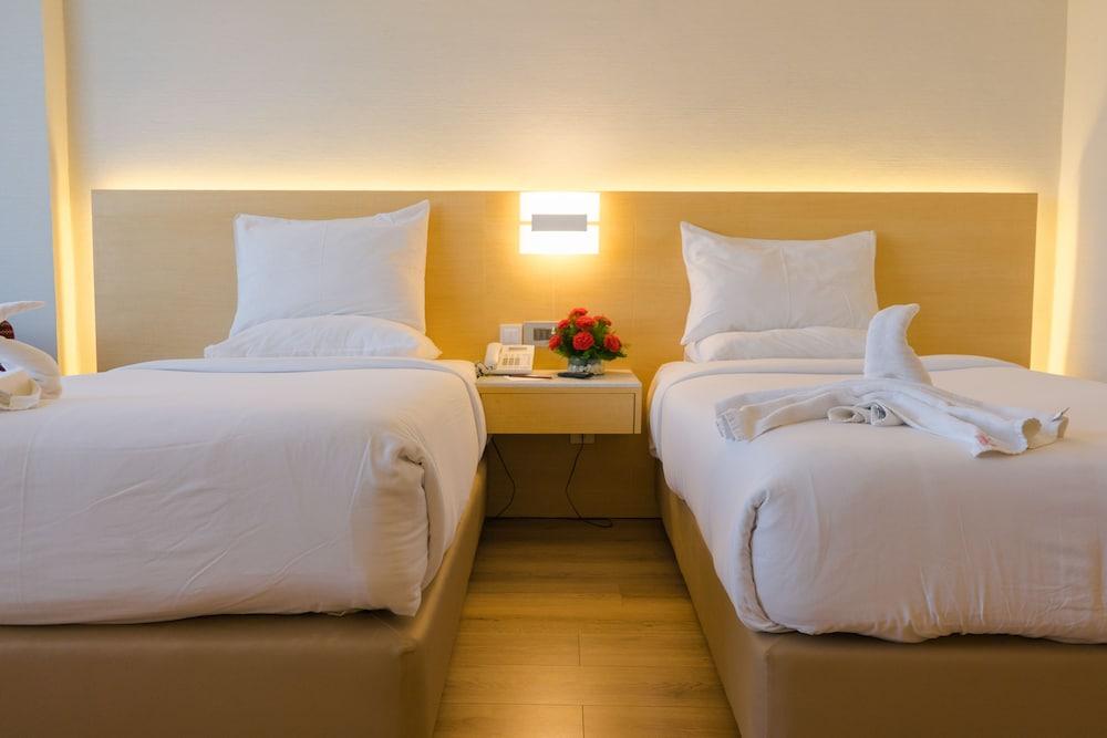Hotel Gemini Continental, Hazratganj à Lucknow Extérieur photo