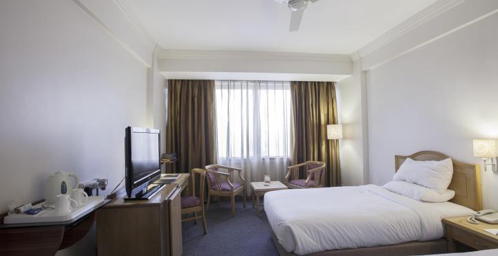 Hotel Gemini Continental, Hazratganj à Lucknow Extérieur photo