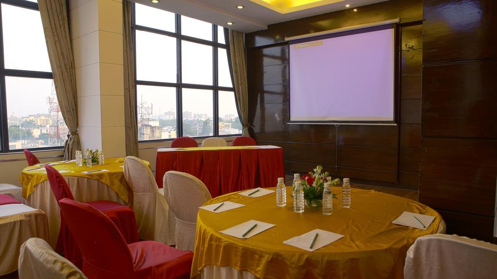 Hotel Gemini Continental, Hazratganj à Lucknow Extérieur photo