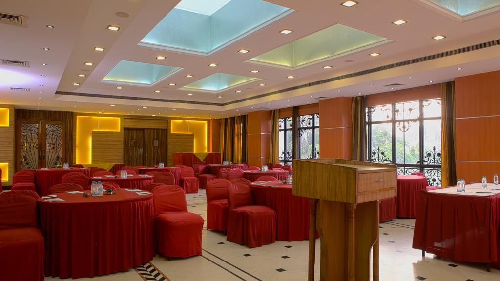Hotel Gemini Continental, Hazratganj à Lucknow Extérieur photo