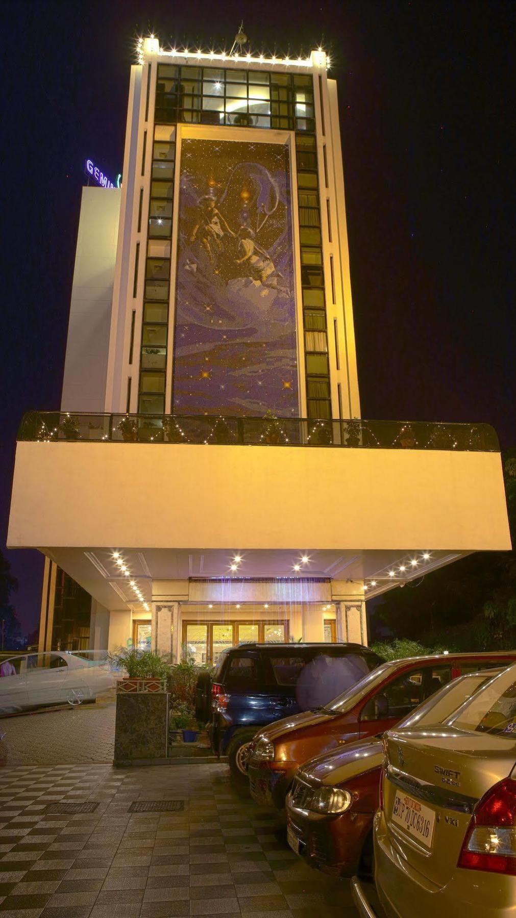 Hotel Gemini Continental, Hazratganj à Lucknow Extérieur photo
