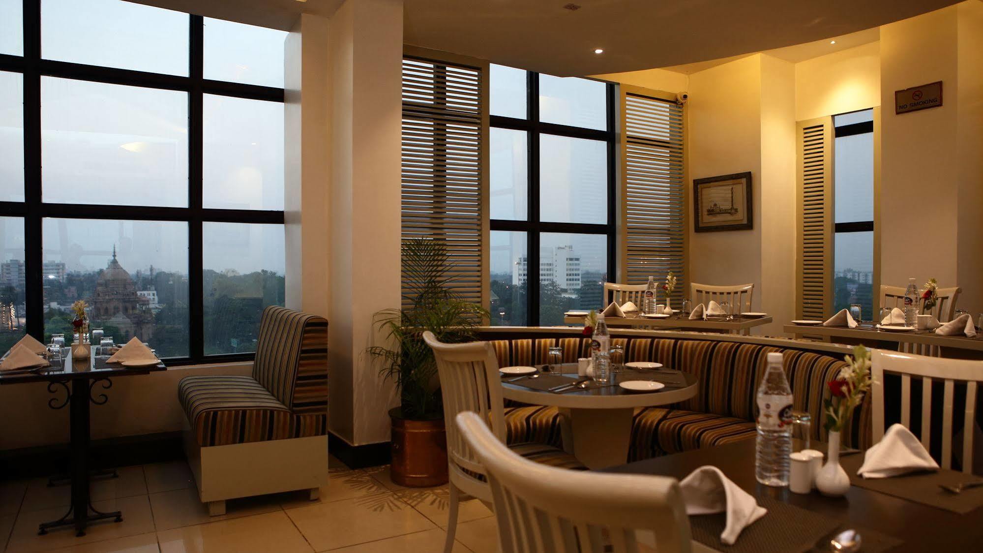 Hotel Gemini Continental, Hazratganj à Lucknow Extérieur photo