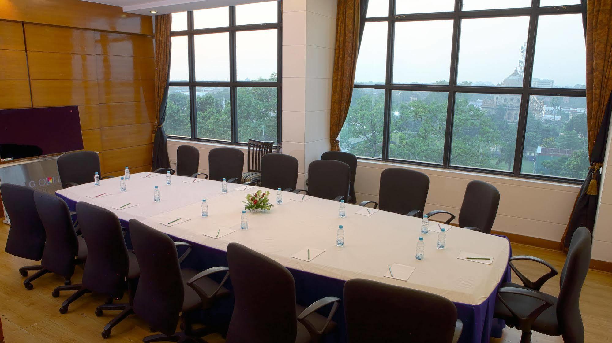 Hotel Gemini Continental, Hazratganj à Lucknow Extérieur photo